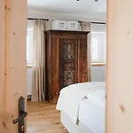 Holiday home Furtlhof Mit Privatbadeplatz Am Irrsee Strasswalchen