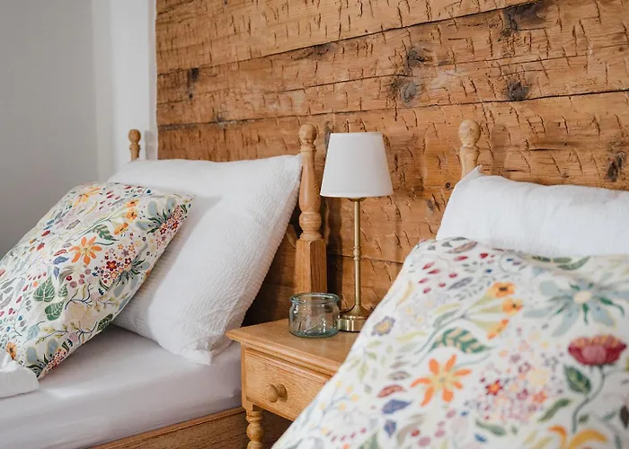 Semesterbostad Historischer Bauernhof Mit Privatbadeplatz Am Irrsee Strasswalchen