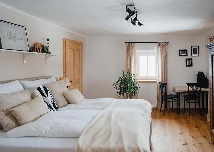 Historischer Bauernhof Mit Privatbadeplatz Am Irrsee Strasswalchen