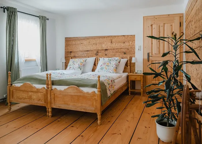 Semesterbostad Historischer Bauernhof Mit Privatbadeplatz Am Irrsee *